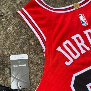 Camiseta roja Icon Edition de los Chicago Bulls (Nike Authentic)